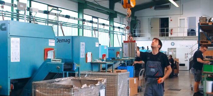 Industriekrane & Hebezeuge